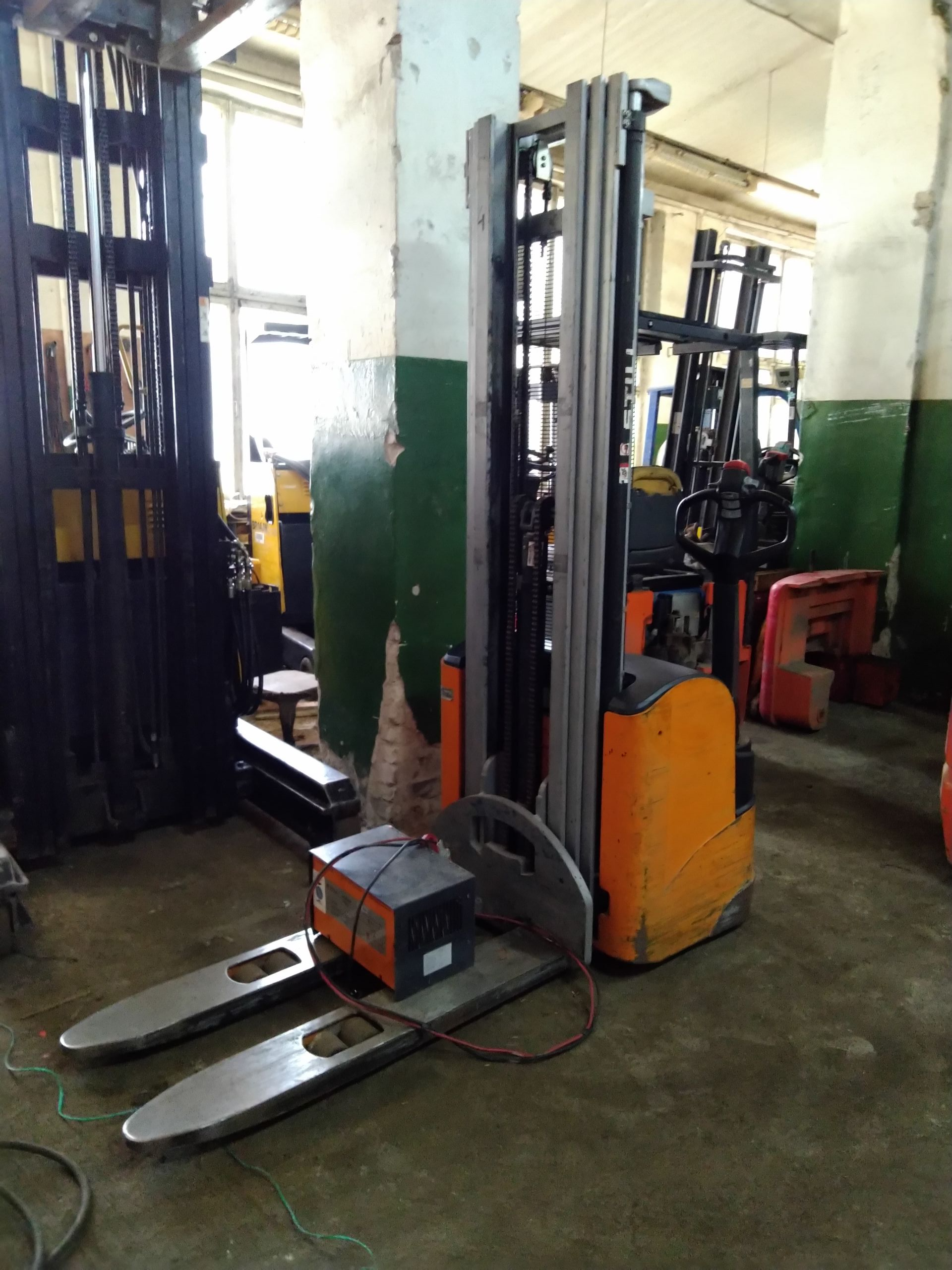 Штабелер бу STILL EGV