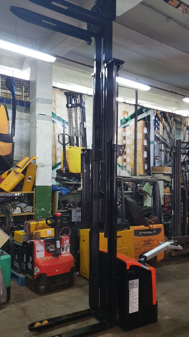 Штабелер бу Rocla SW16